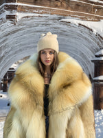 golden island fox fur coat, oversized real fox fur coat, luxury floor-length fox fur, warm soft fox fur outerwear, glamorous oversized fur collar coat
