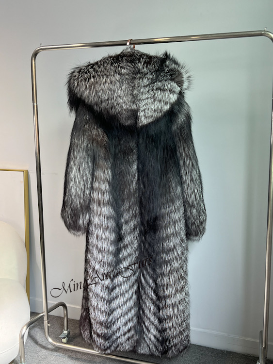 The Sliver Fox Fur Coat With Hood G005