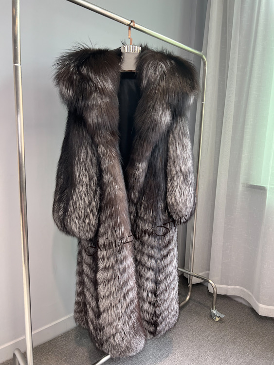 The Sliver Fox Fur Coat With Hood G005