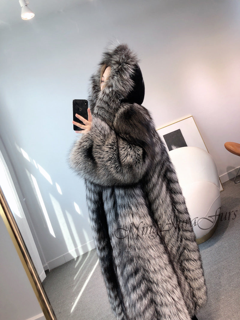 The Sliver Fox Fur Coat With Hood G0035