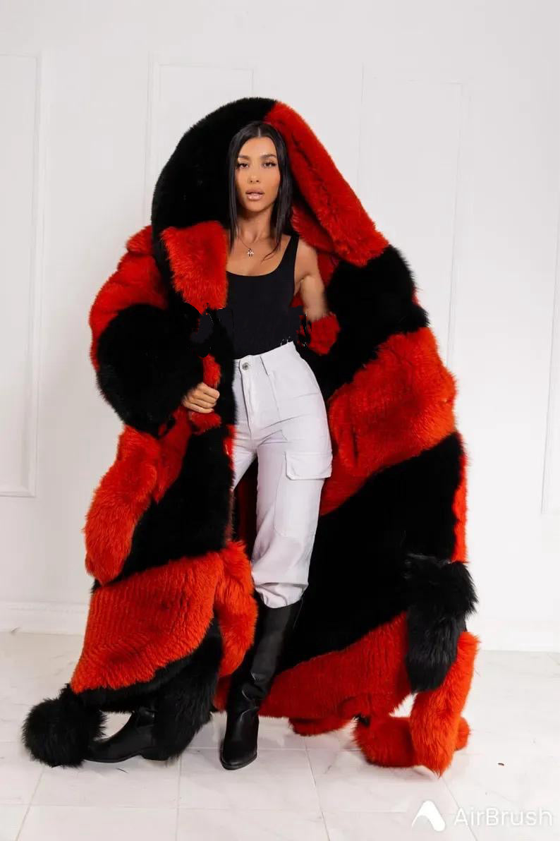 Le Manteau De Fourrure De Renard Clair Faon